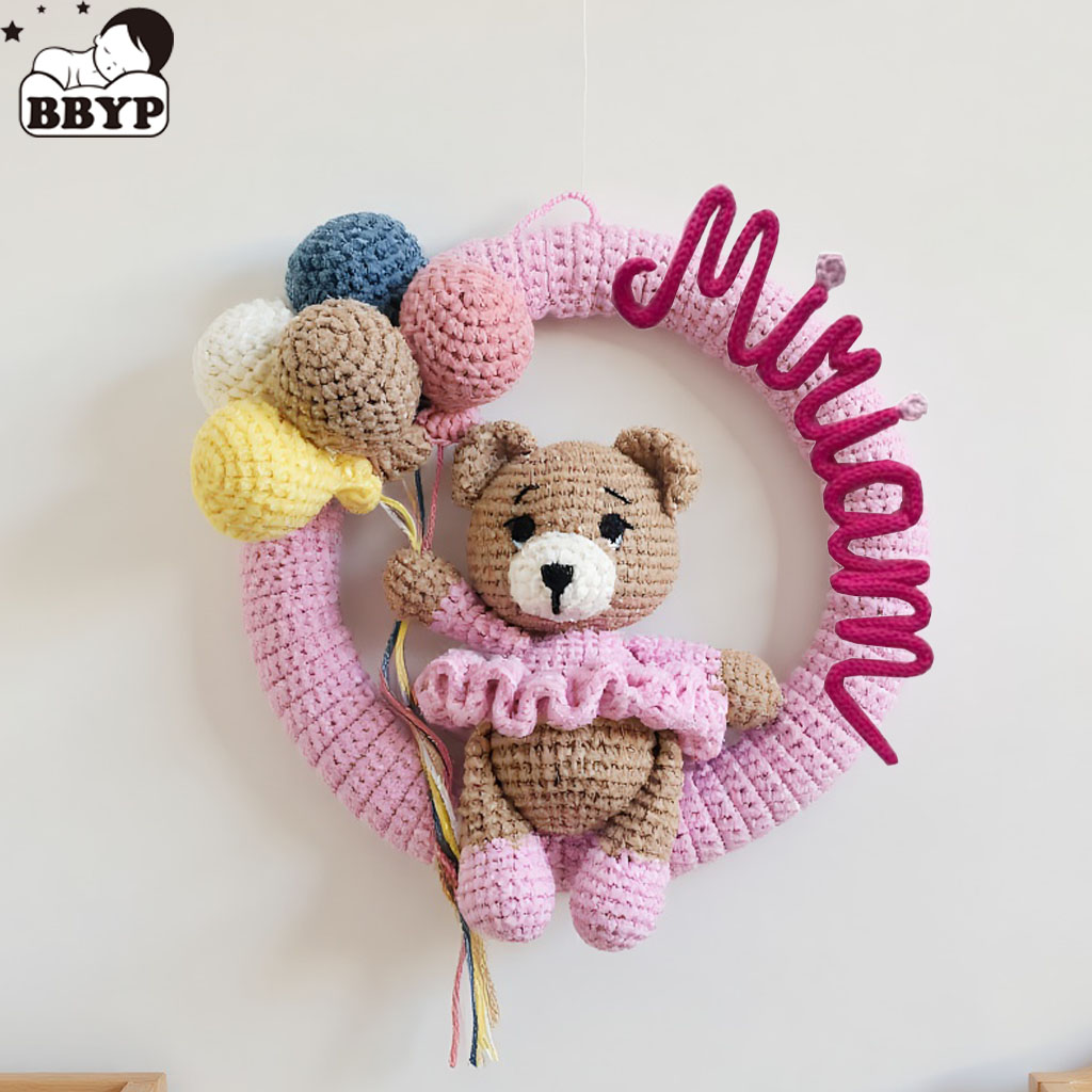 Baby Nursery Things - Gepersonaliseerde gehaakte naamkrans met beer en